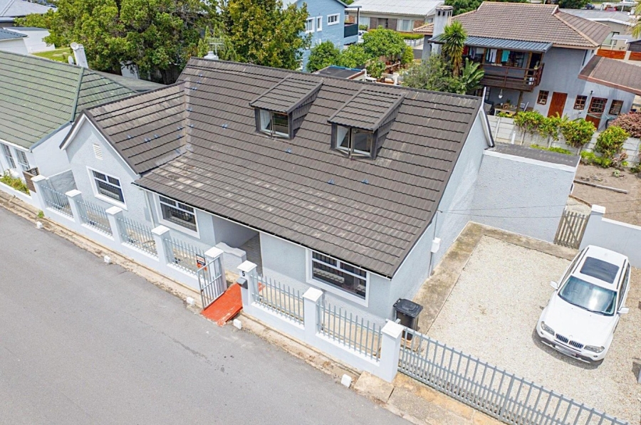 4 Bedroom Property for Sale in Knysna Central Western Cape